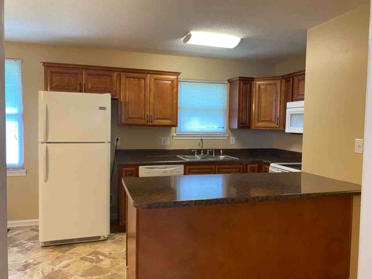 414 N Magnolia Dr - Photo 5 of 25