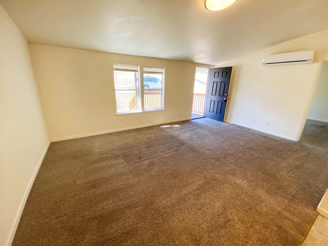 3693 Nw Broad St - Photo 5 of 17