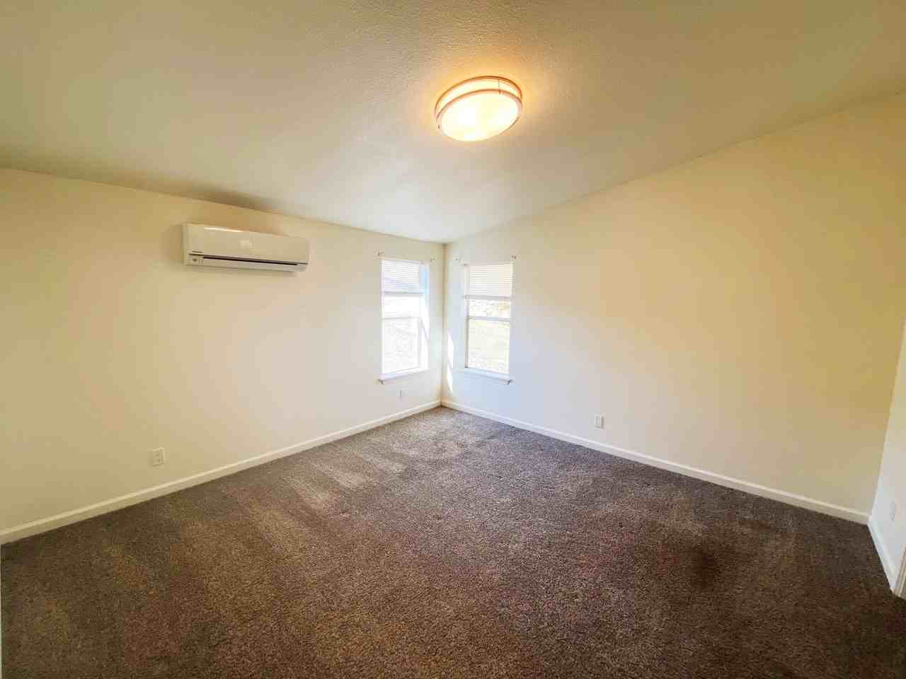 3693 Nw Broad St - Photo 6 of 17