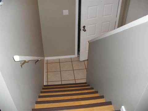 559 Columbia Blvd W - Photo 2 of 8