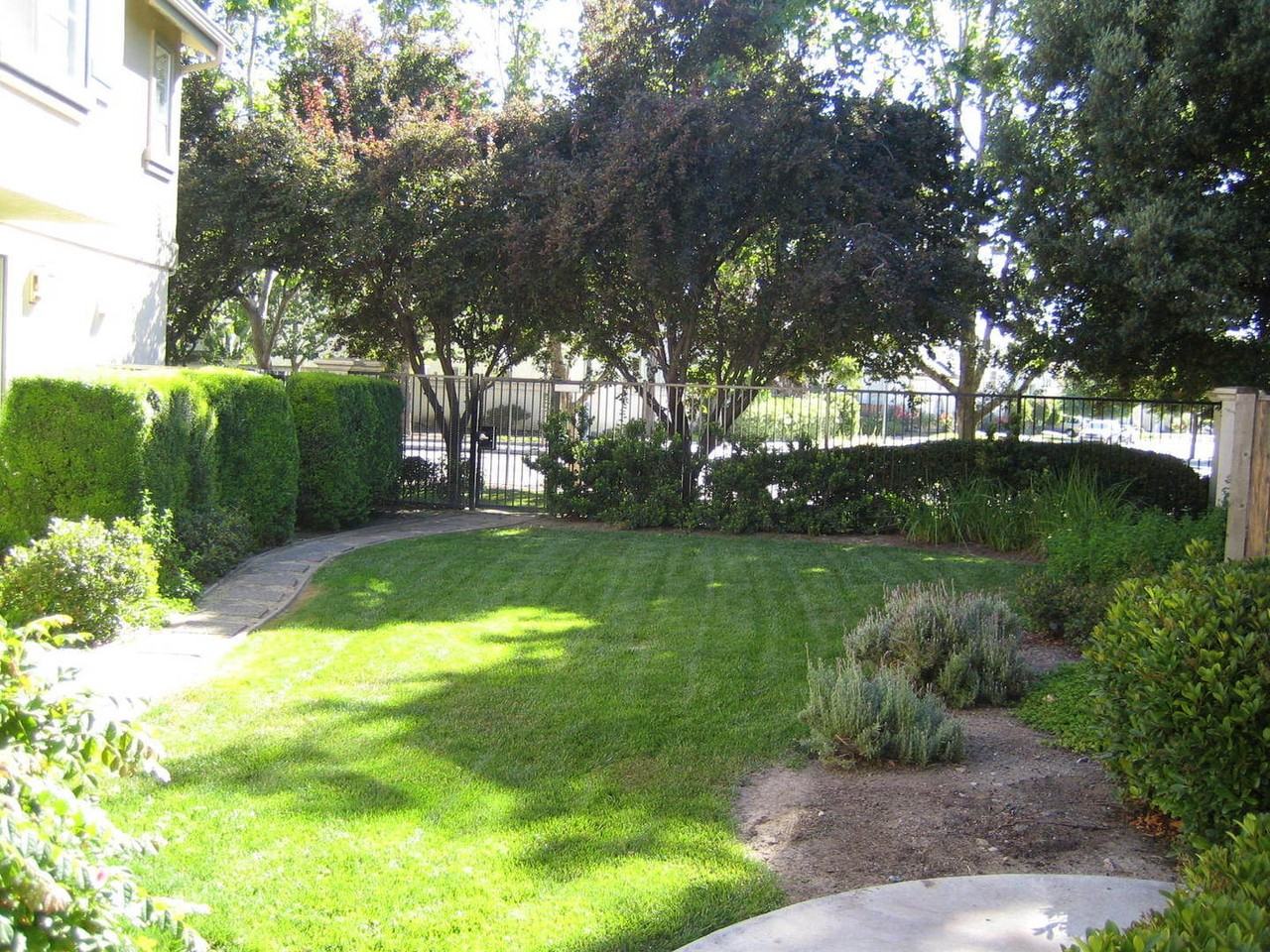 444 Ribbonwood Ave - Photo 3 of 18