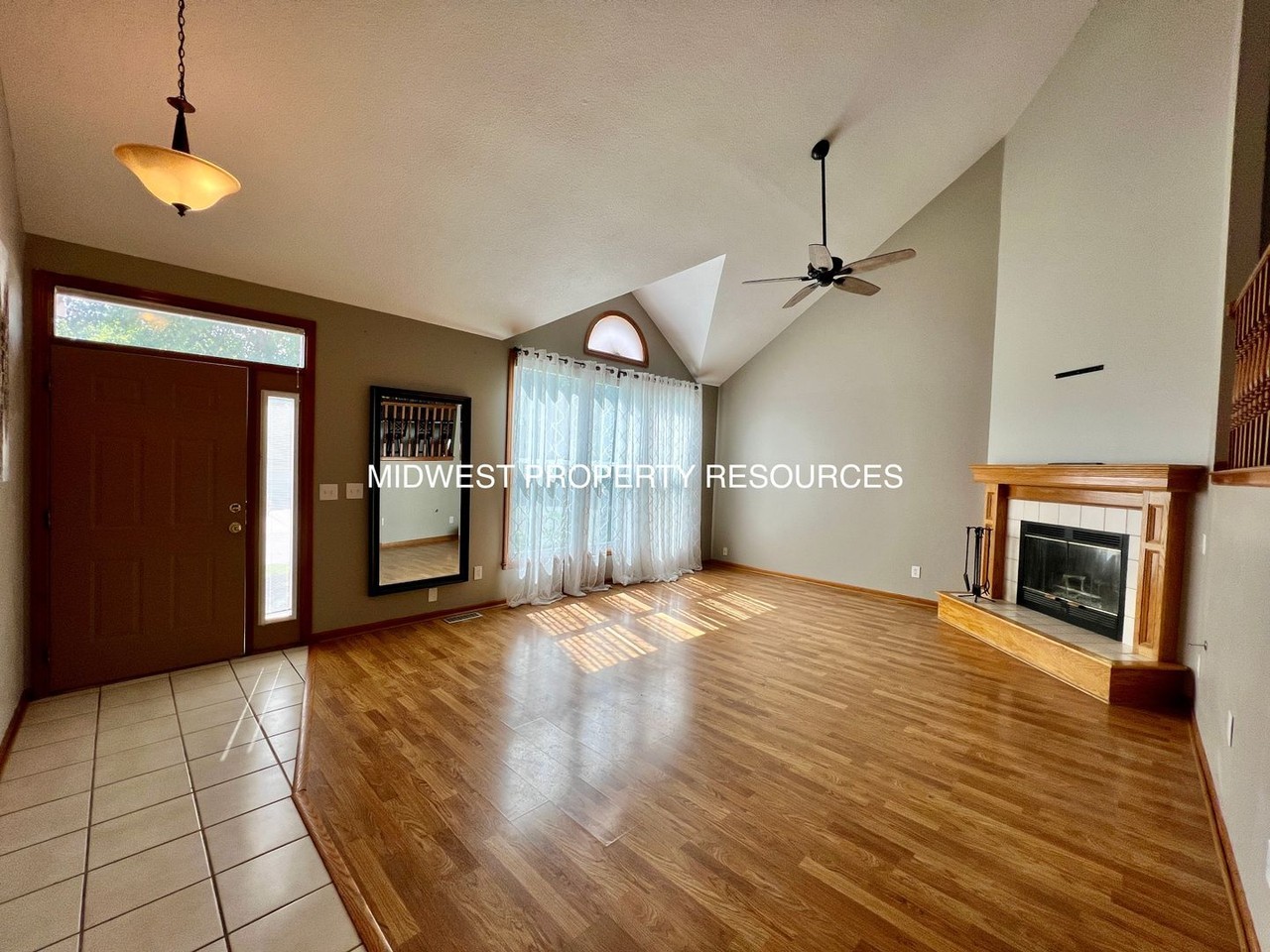 800 Ne Colleen Dr - Photo 3 of 27