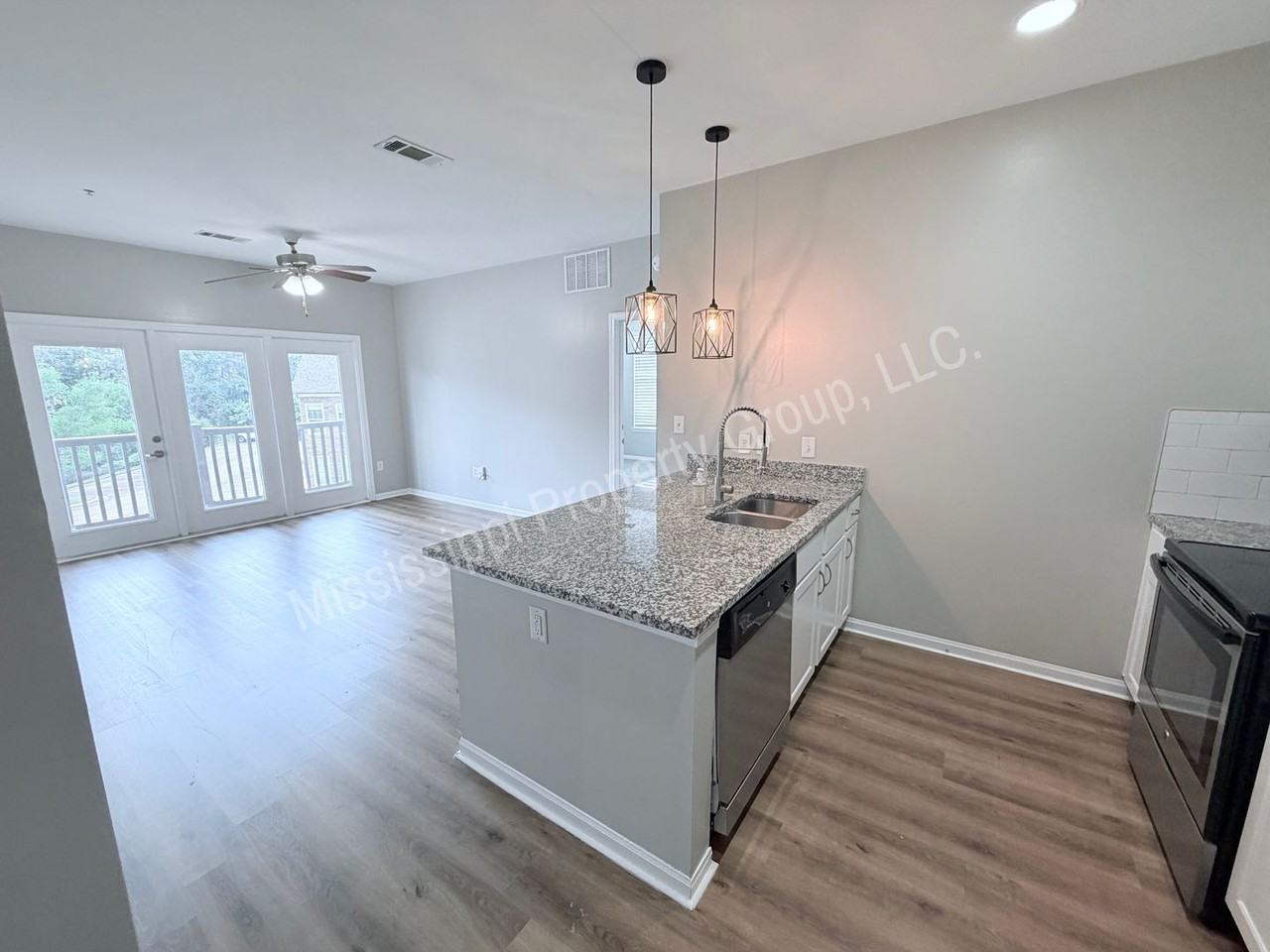 204 Town Center Dr #34 - Photo 4 of 35