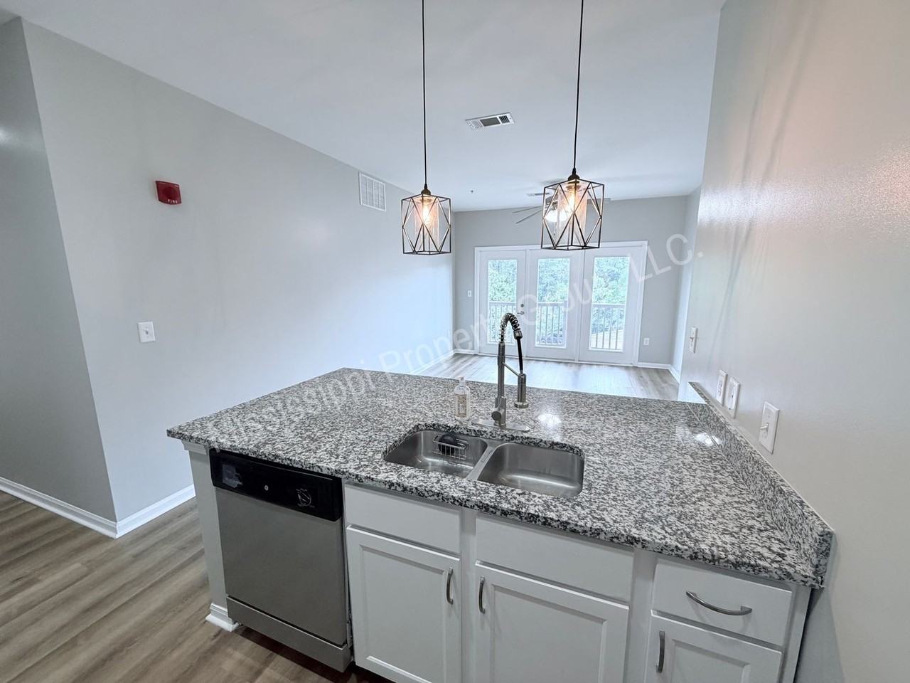 204 Town Center Dr #34 - Photo 5 of 35