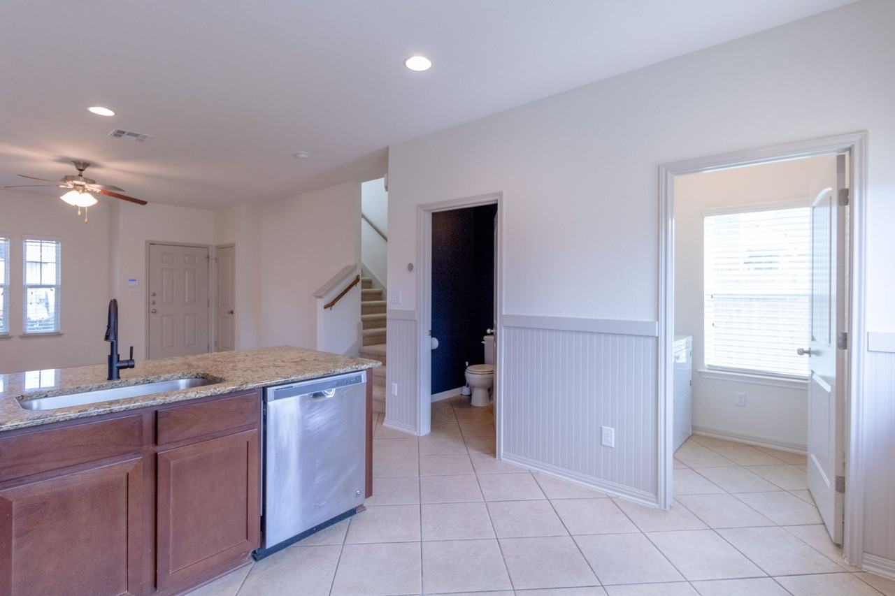 115 Wainscot Oak Way - Photo 5 of 26
