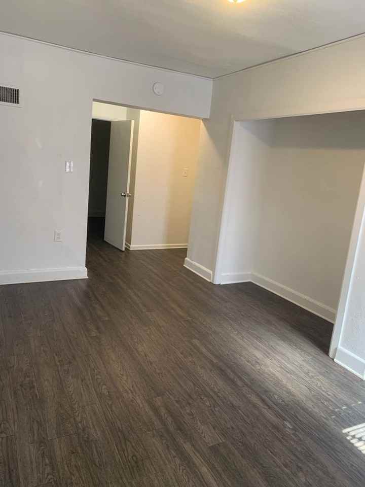 232 E King St #2 - Photo 4 of 13