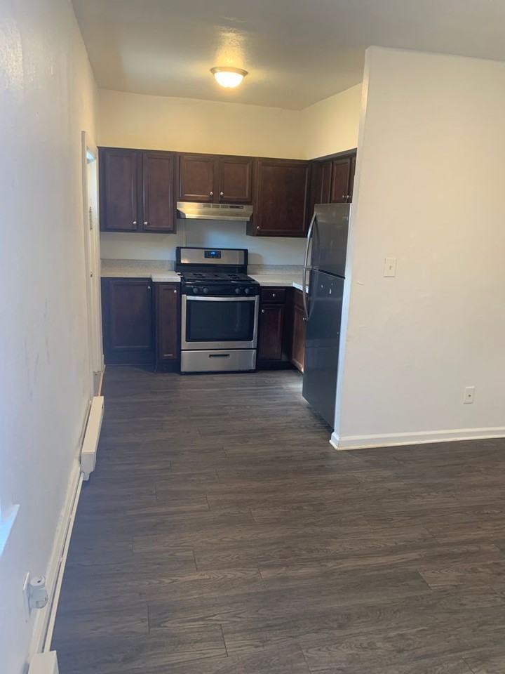 232 E King St #2 - Photo 7 of 13