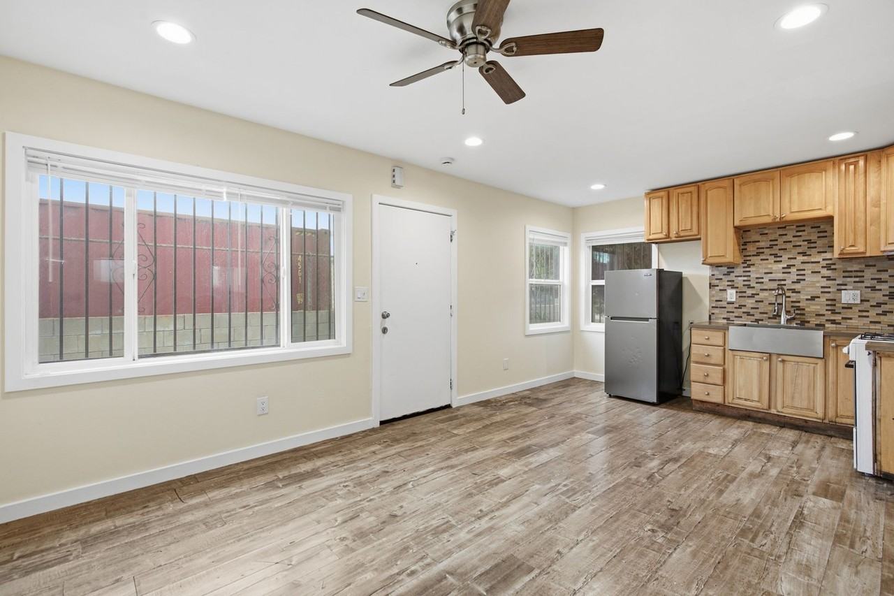 8910 S Avalon Blvd - Photo 2 of 22