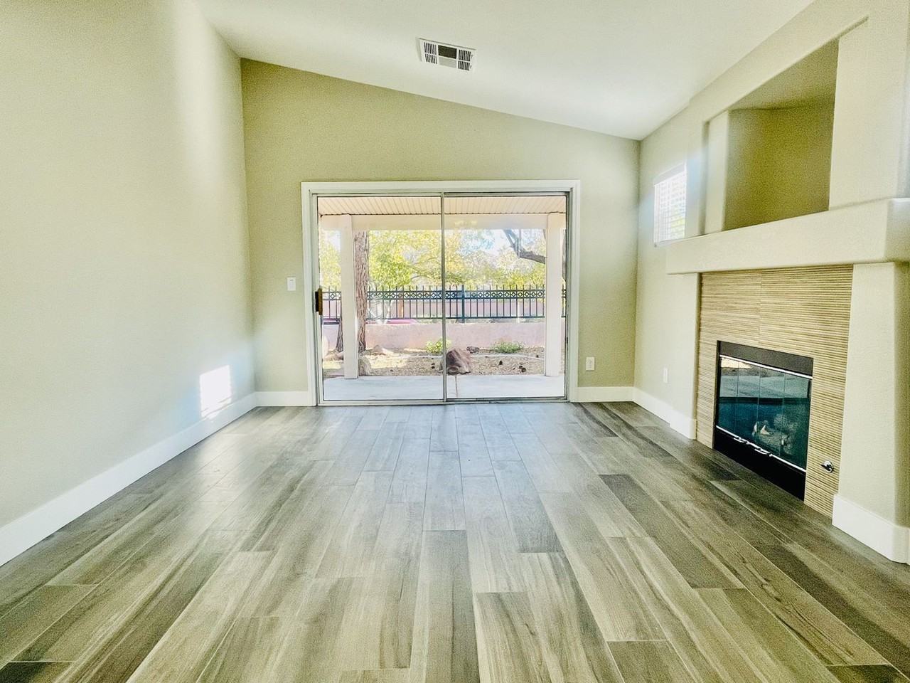 9224 Canalino Dr - Photo 4 of 28
