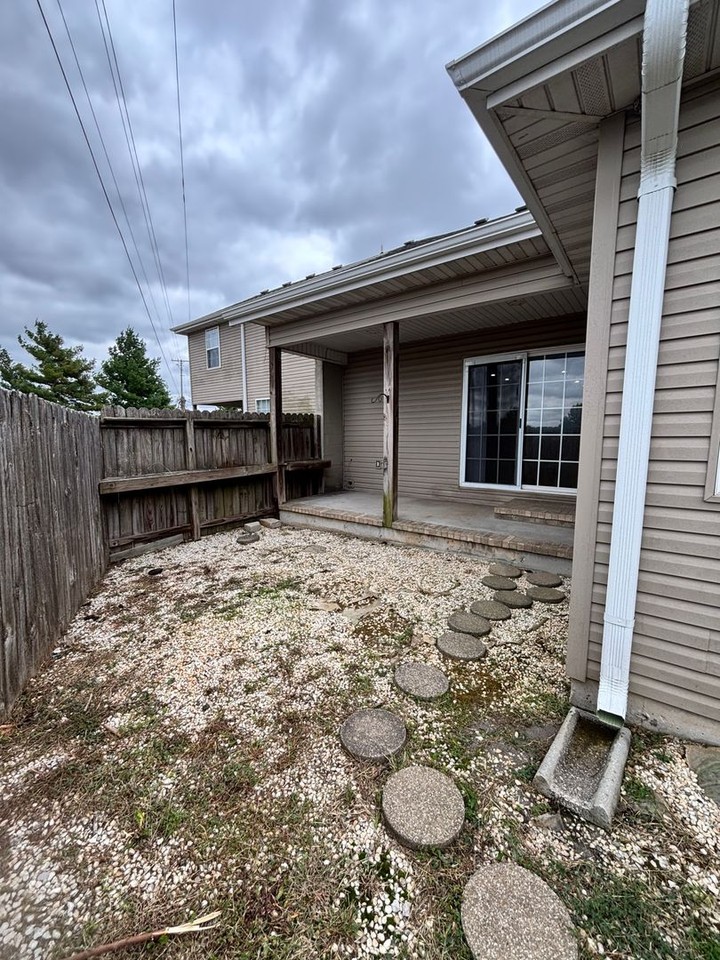 4317-4319 4317-4319 N Morgan Ct - 4317 N Morgan Ct - Photo 3 of 20