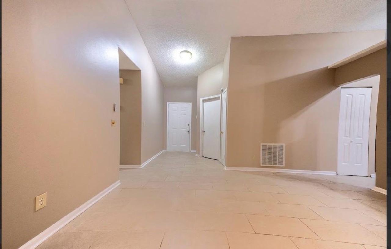 8439 Everest Dr - Photo 4 of 11