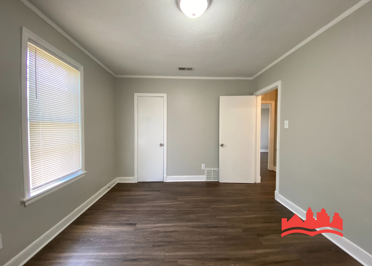 1181 Leawood St - Photo 4 of 16