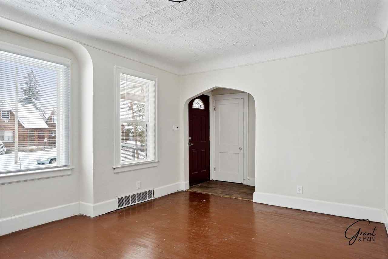 14466 Chelsea St - Photo 3 of 26