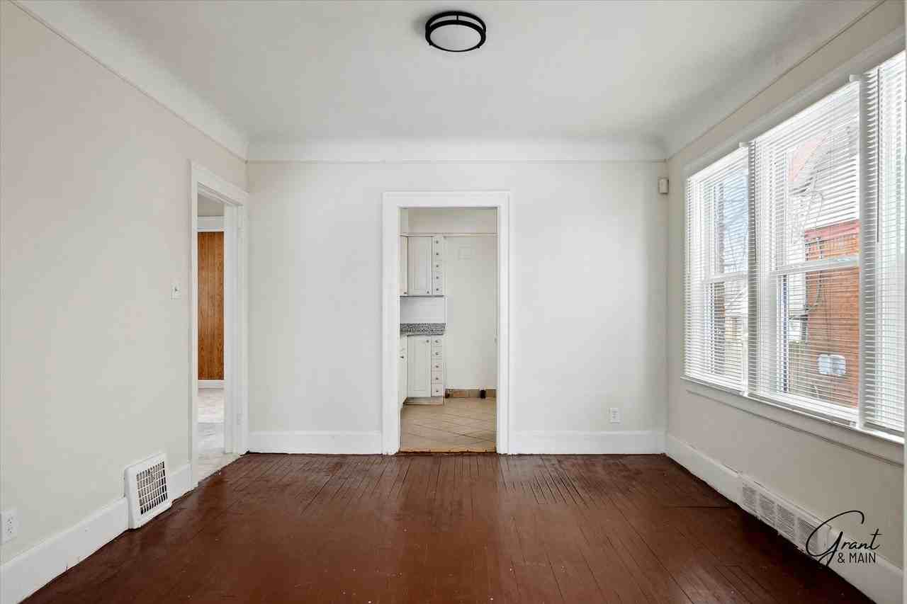 14466 Chelsea St - Photo 5 of 26