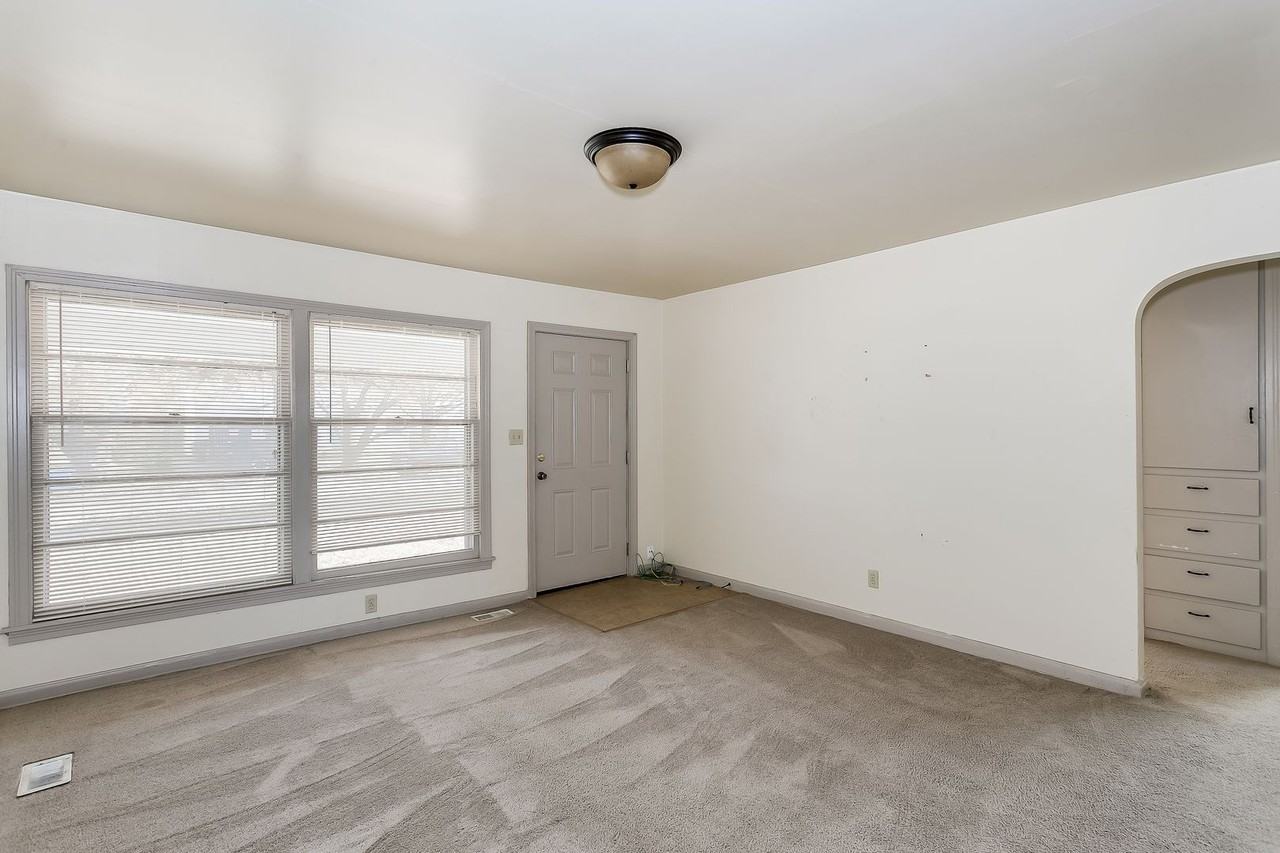 751 S Dellrose Ave - Photo 2 of 18