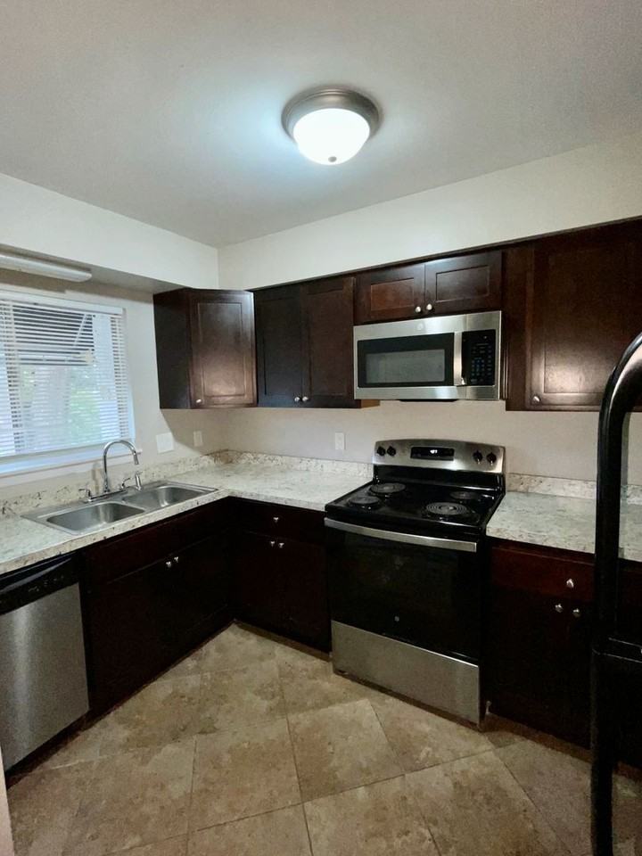 4263 S Semoran Blvd - Photo 2 of 26