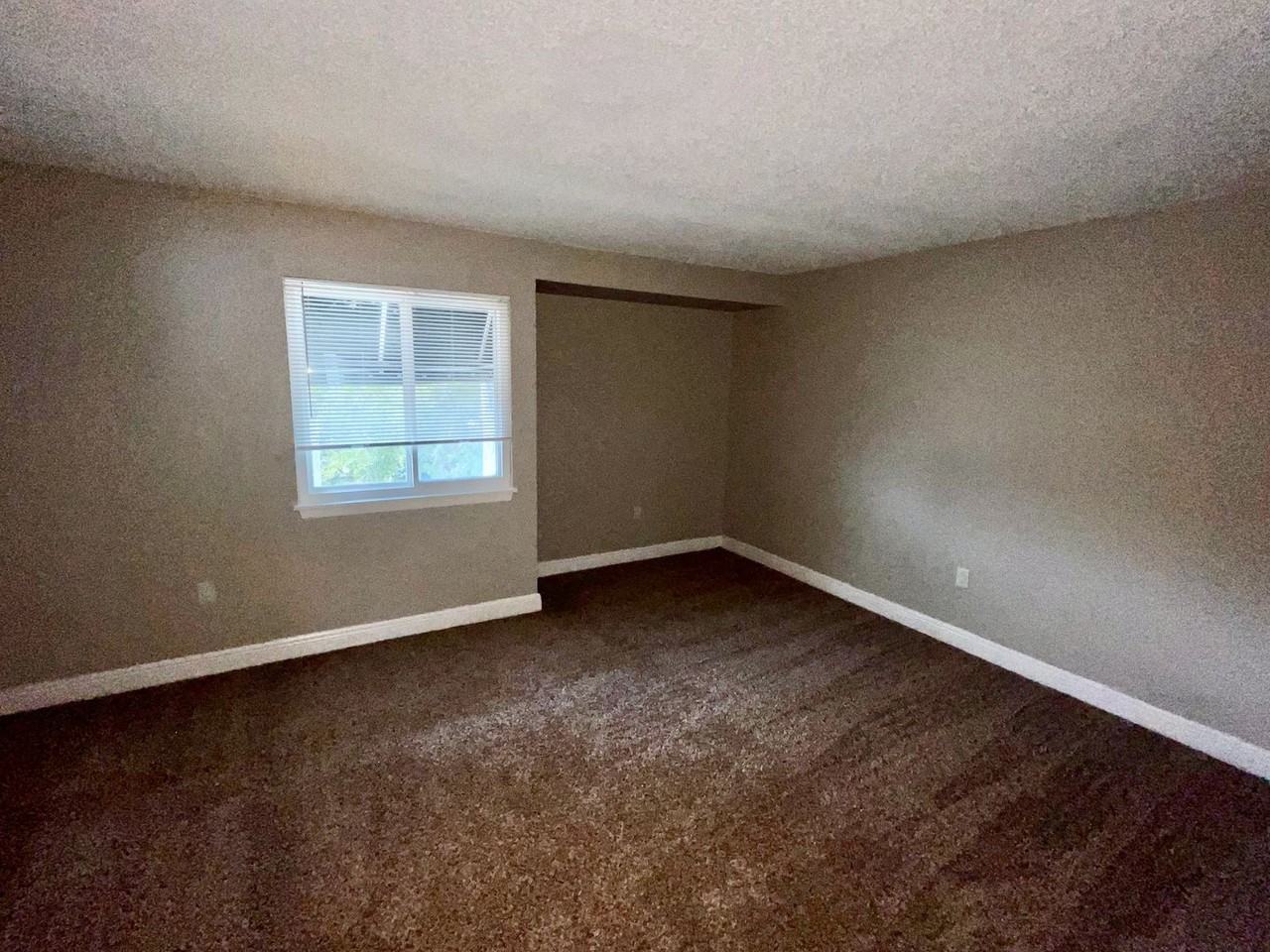 4263 S Semoran Blvd - Photo 5 of 26