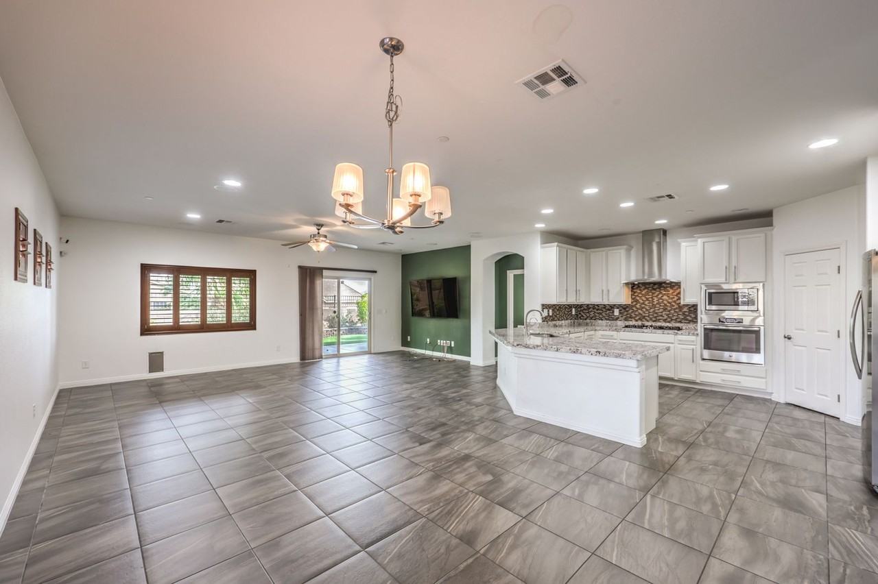 824 Plockton Ave - Photo 4 of 40