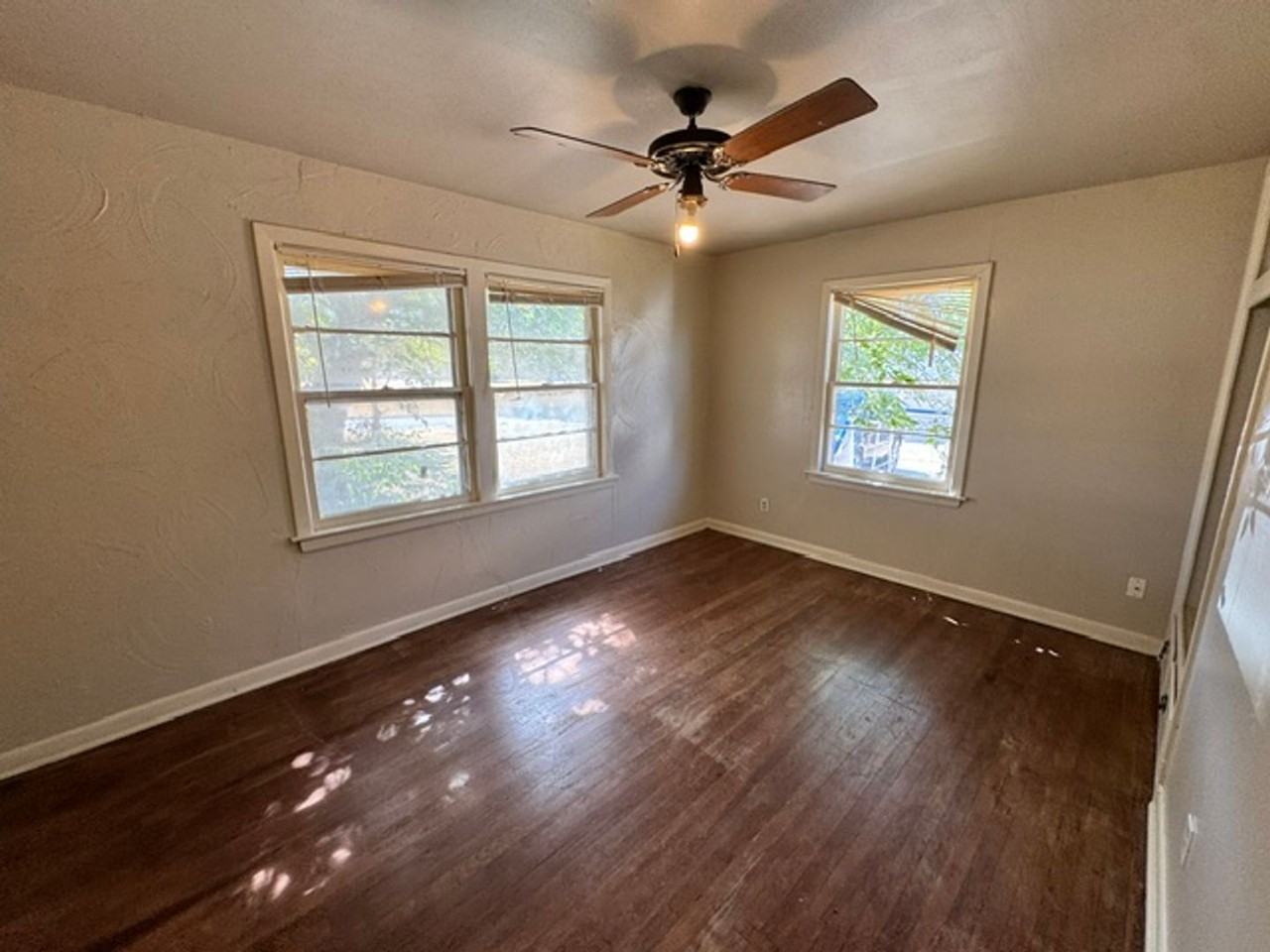 2817 Sw Grand Blvd - Photo 3 of 11