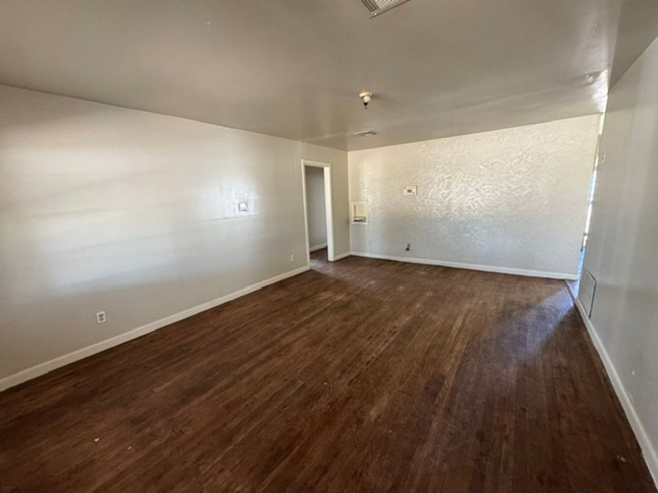 2817 Sw Grand Blvd - Photo 5 of 11