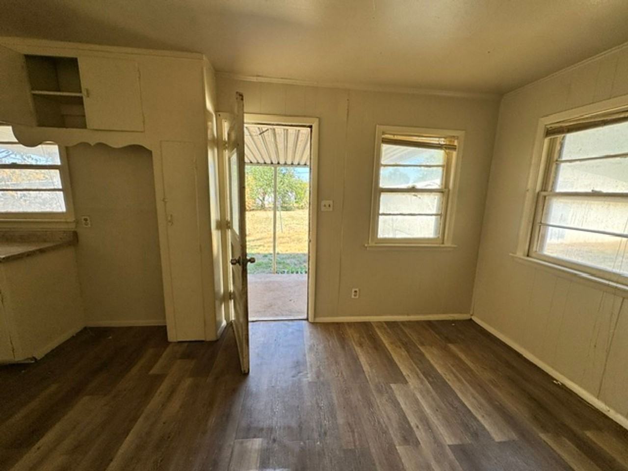 2817 Sw Grand Blvd - Photo 7 of 11