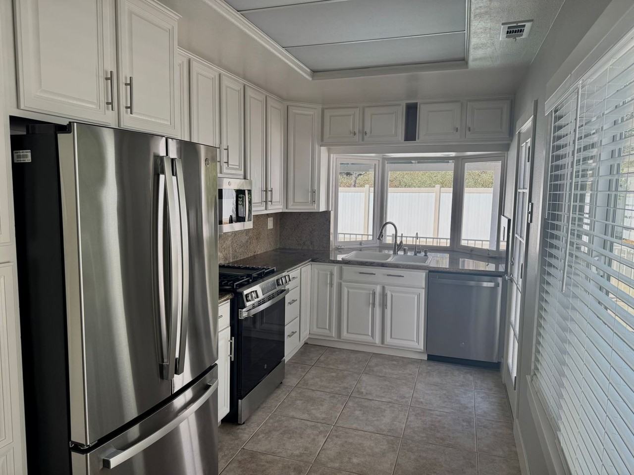 13502 Los Olivos Ave - Photo 4 of 22