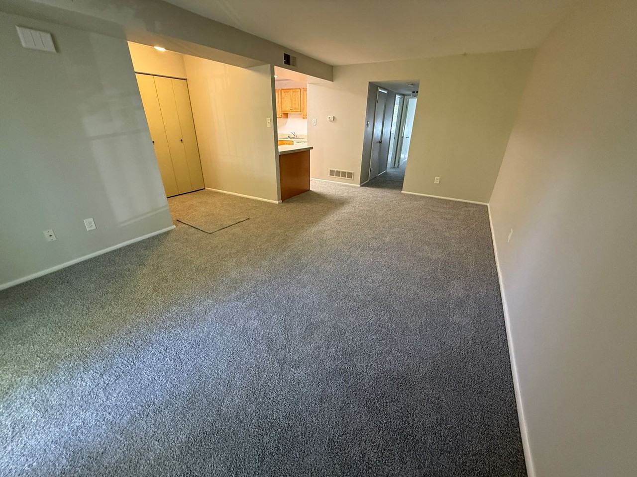 758B Putnam Blvd - Photo 2 of 20