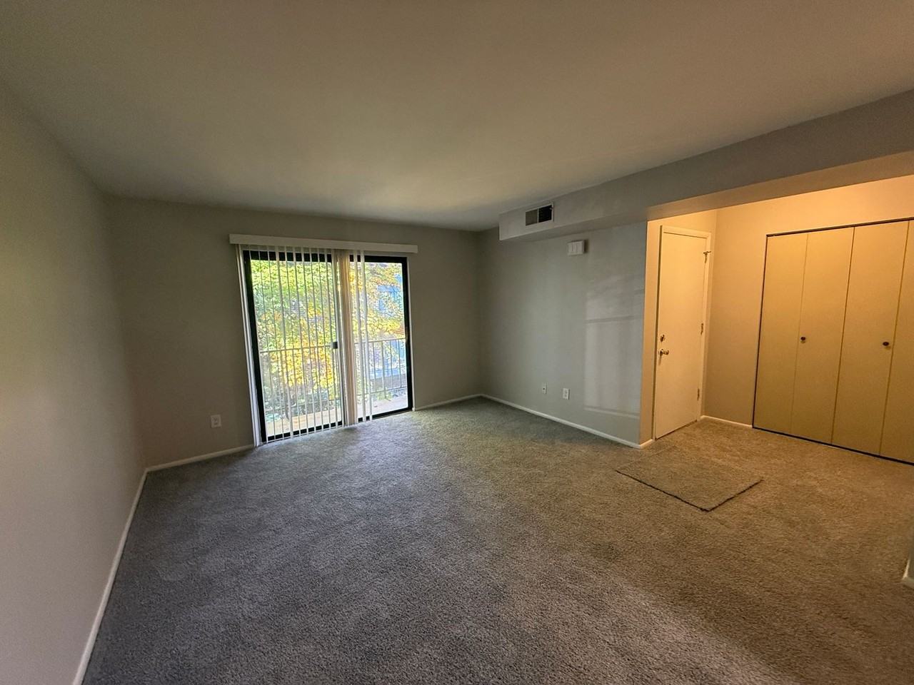758B Putnam Blvd - Photo 3 of 20