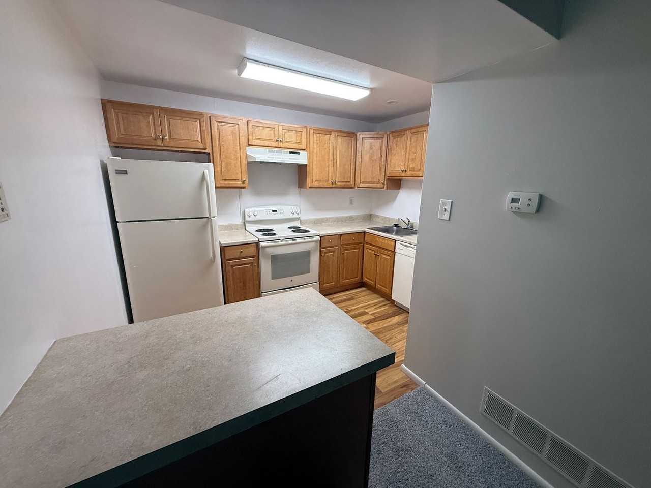 758B Putnam Blvd - Photo 5 of 20