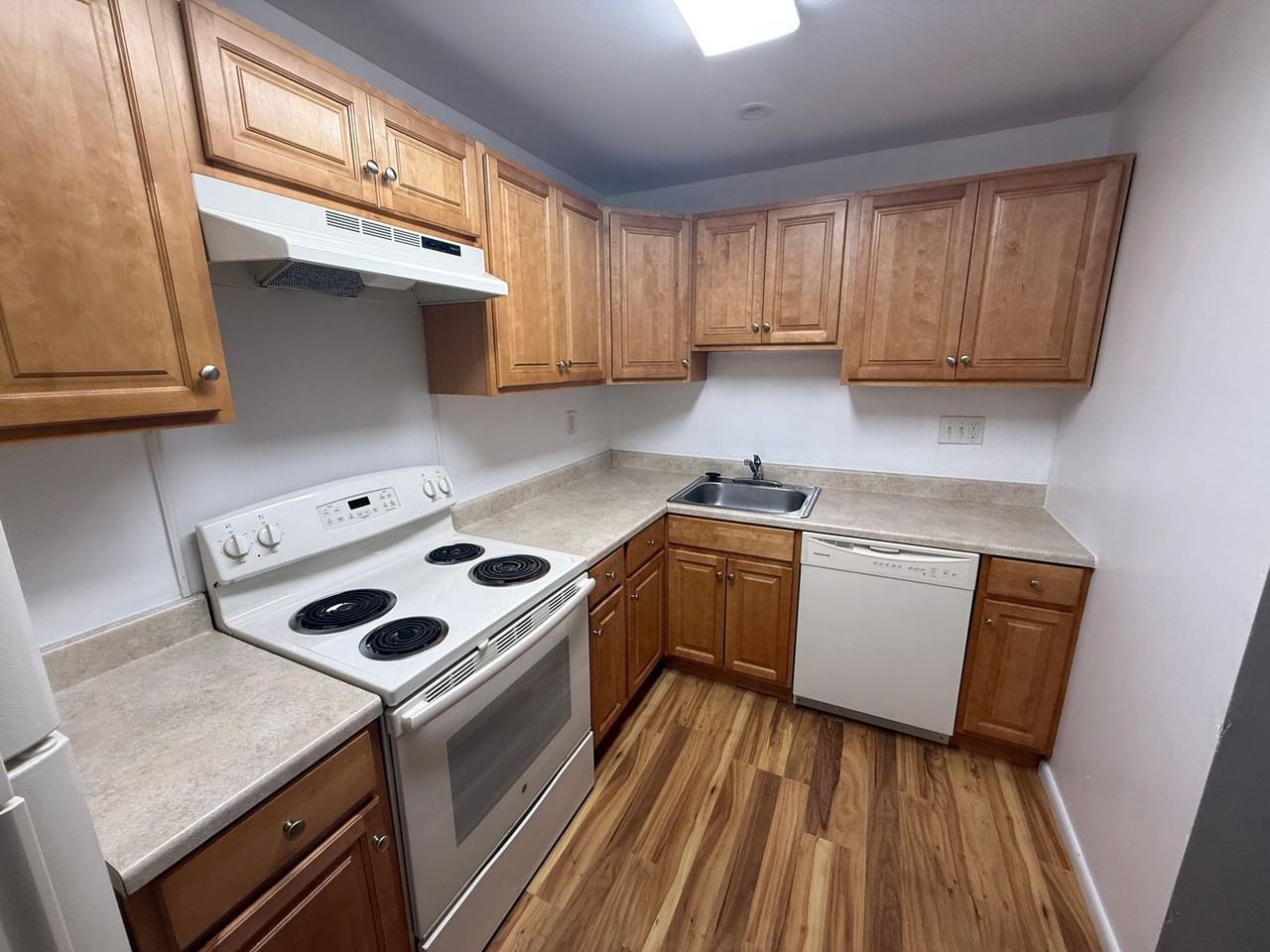 758B Putnam Blvd - Photo 7 of 20
