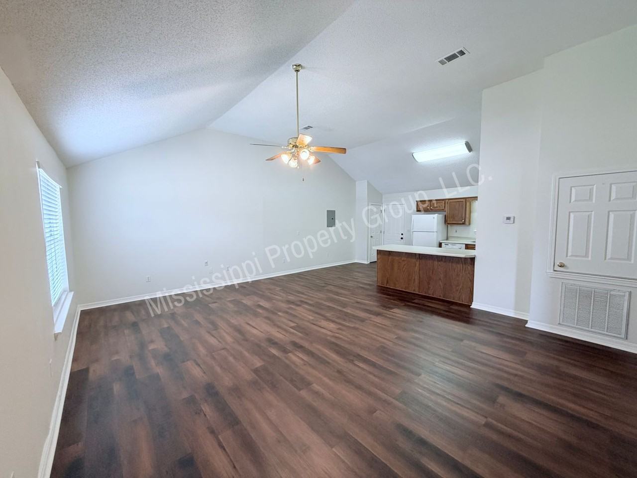 202 Wilson Cv - Photo 2 of 25
