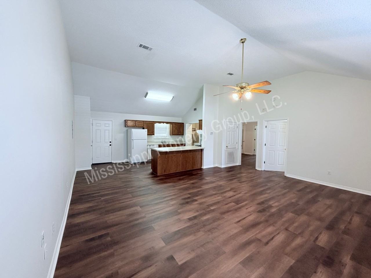 202 Wilson Cv - Photo 3 of 25