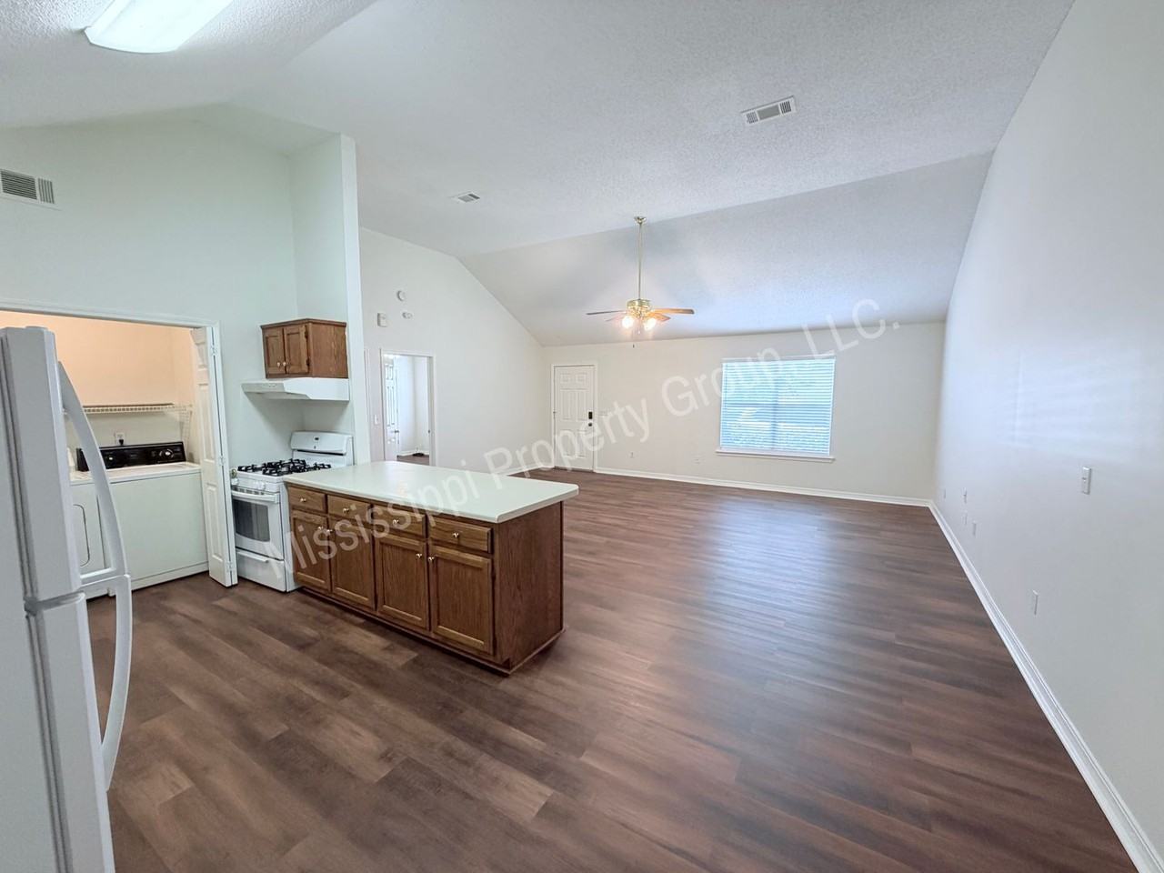 202 Wilson Cv - Photo 4 of 25