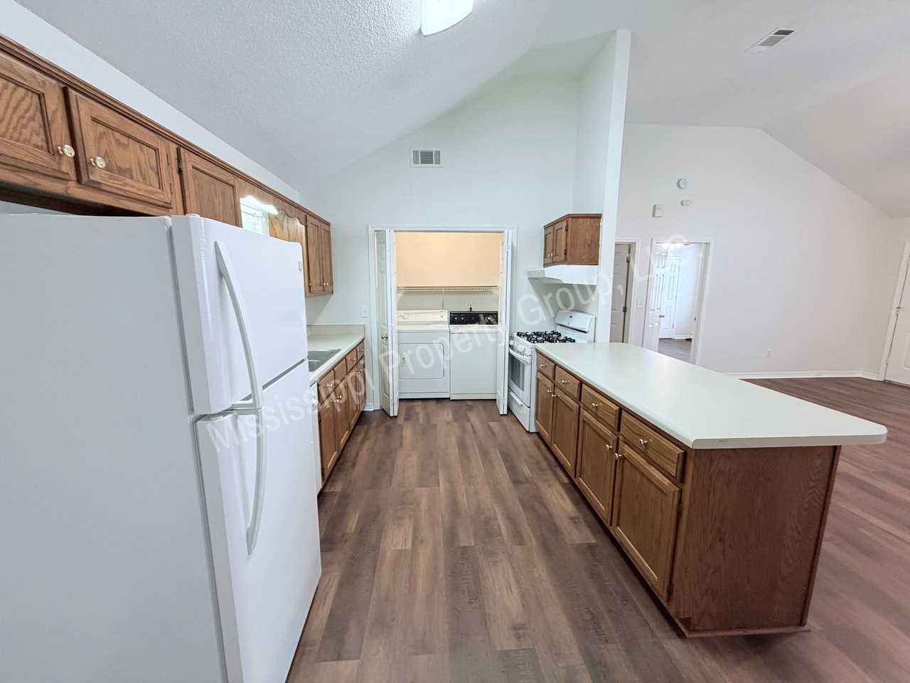 202 Wilson Cv - Photo 5 of 25