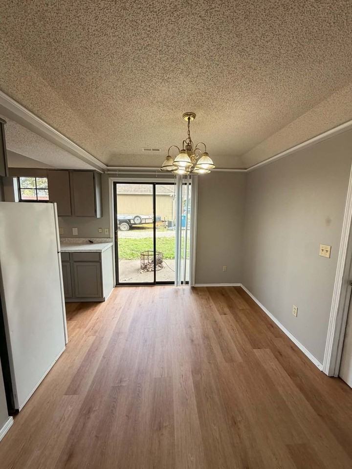 1101 S Saint Louis Ave - Photo 6 of 16