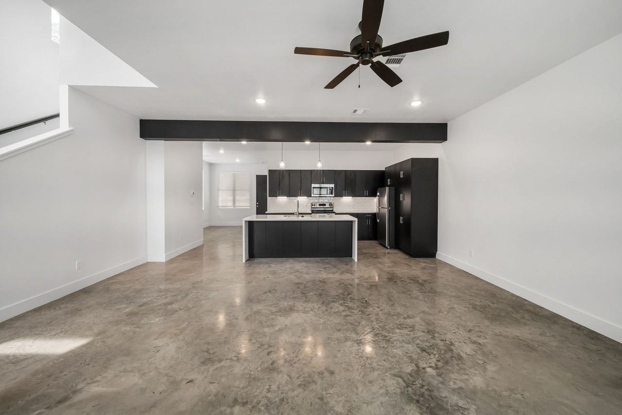 Lynn Townhome Pre - Photo 2 of 24