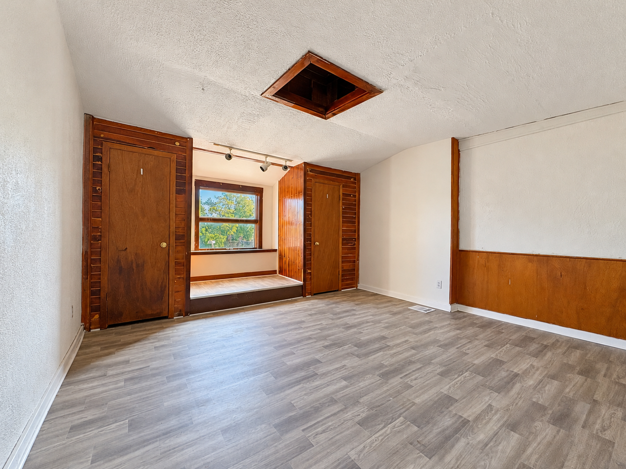 4027 N Florissant Ave - Photo 5 of 7