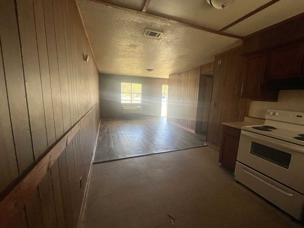 101 Teresa Ln - Photo 2 of 7