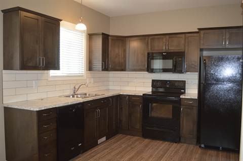 129 Viscount Dr - Photo 3 of 8