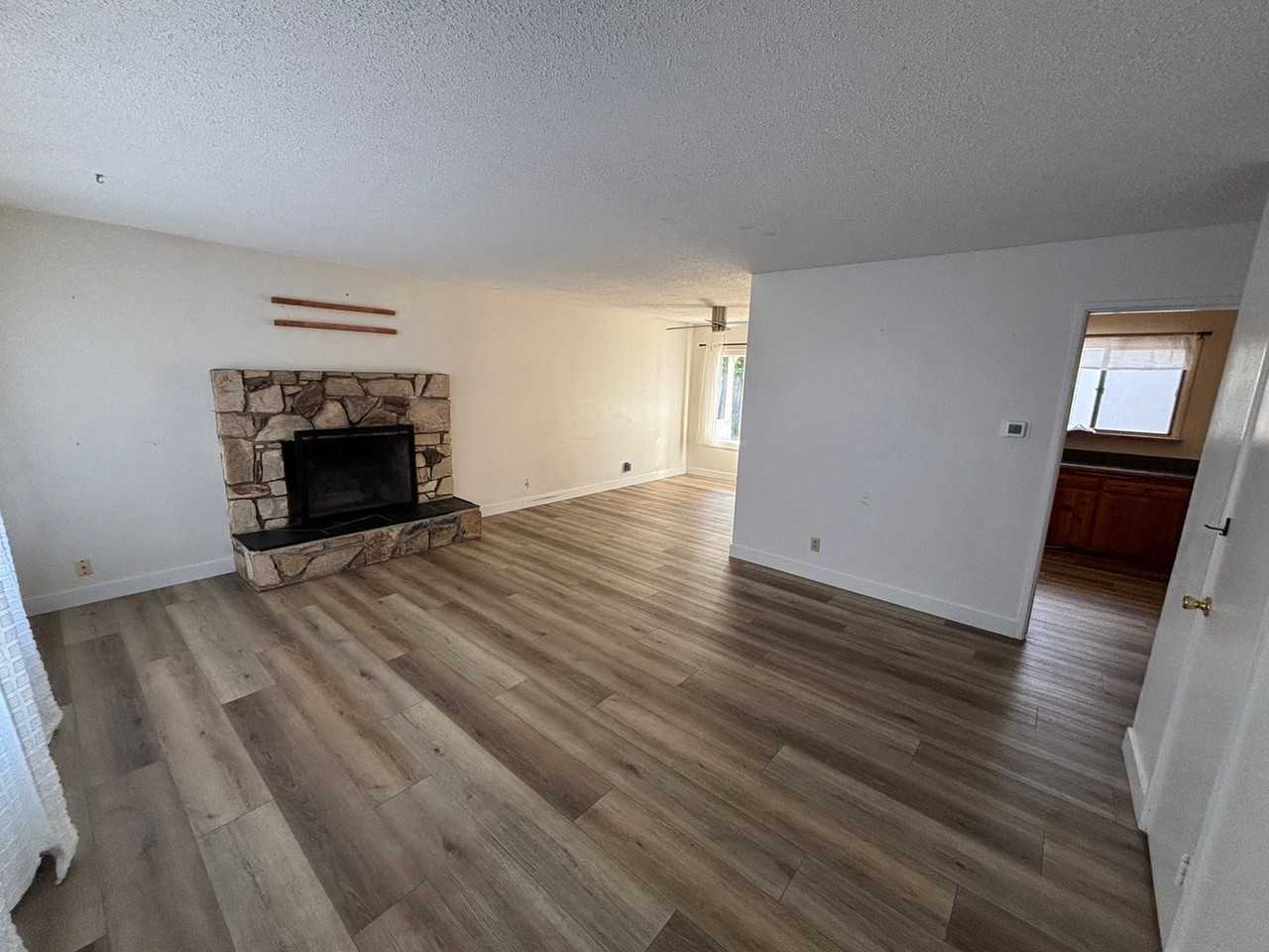 5165 San Vicente Dr - Photo 4 of 10