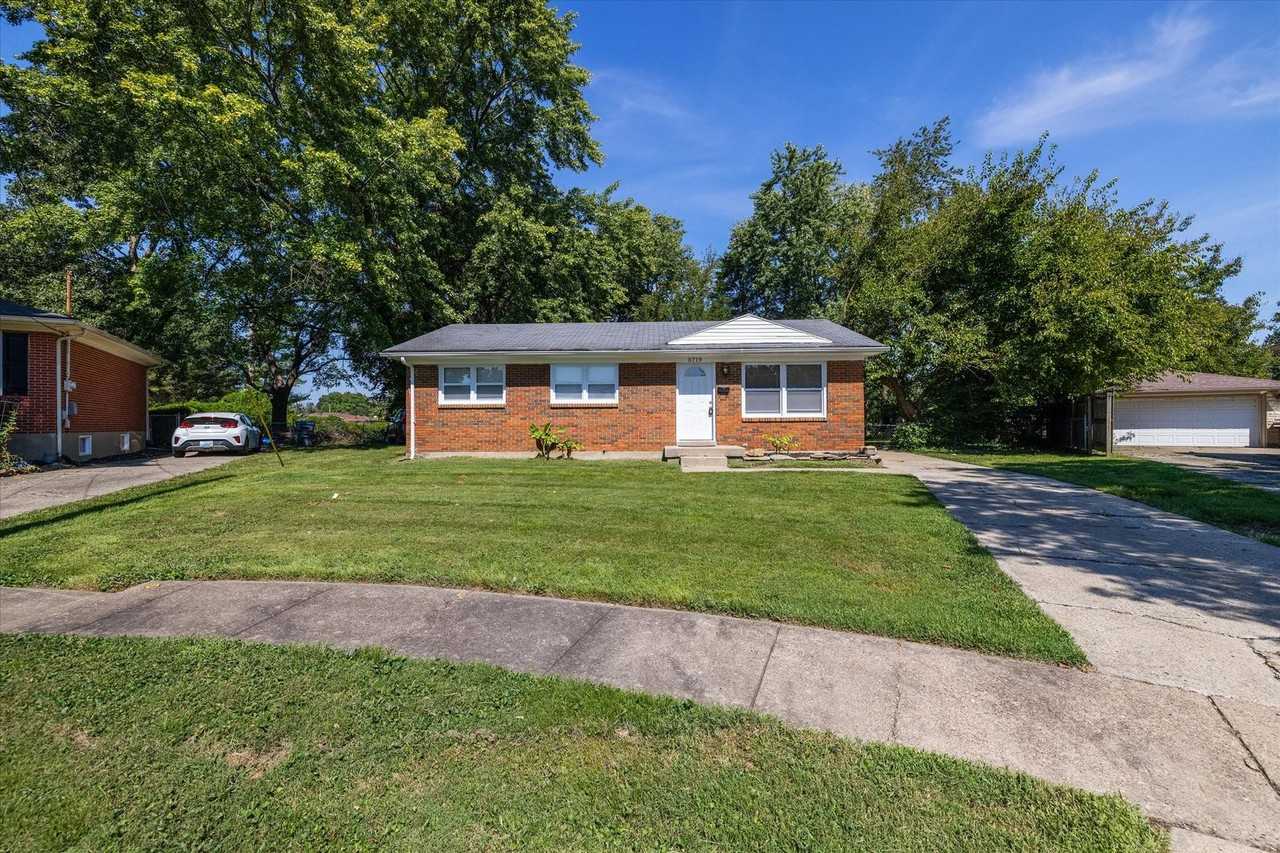 5719 Chestnutwood Way - Photo 2 of 25