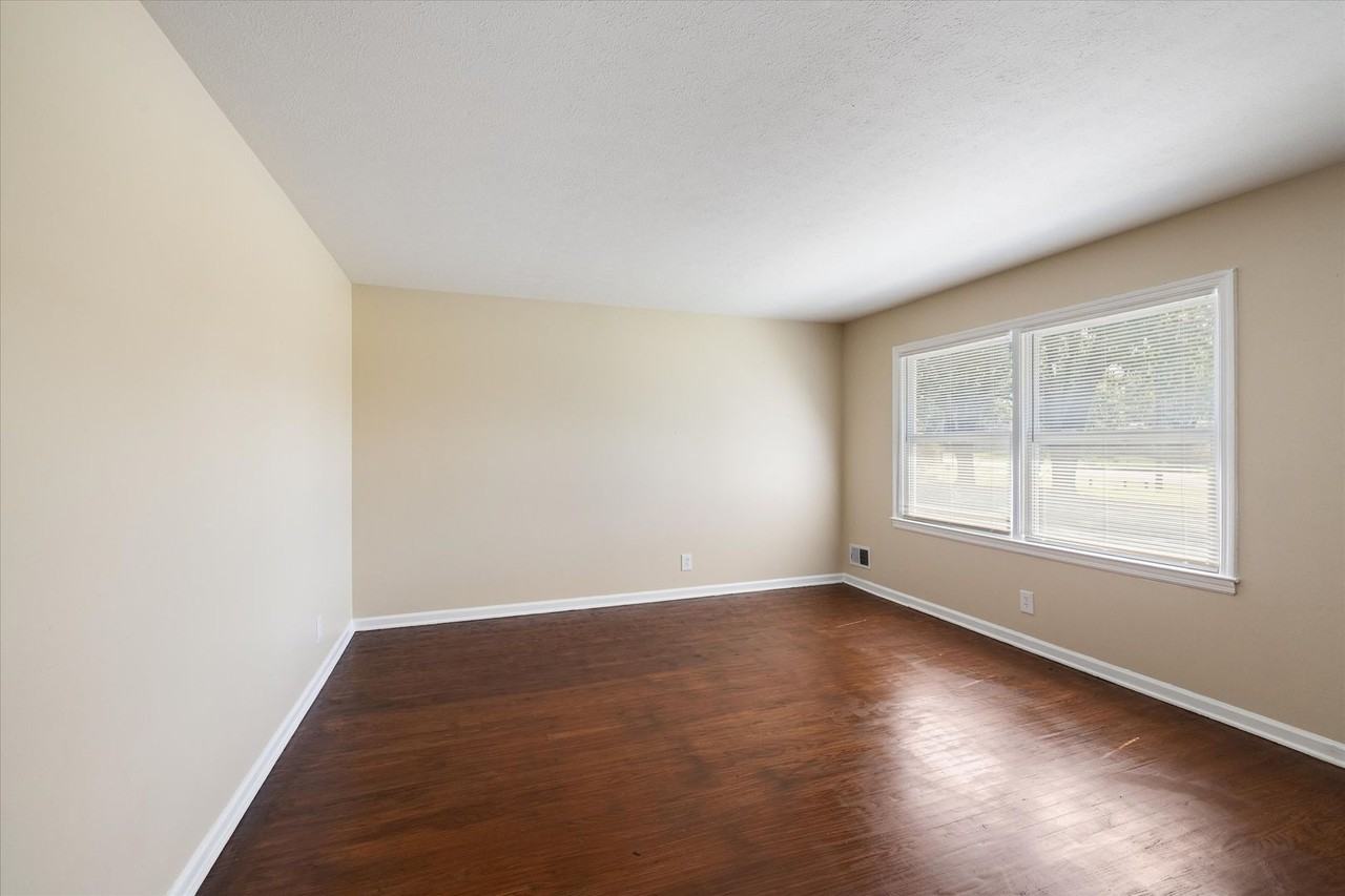 5719 Chestnutwood Way - Photo 6 of 25