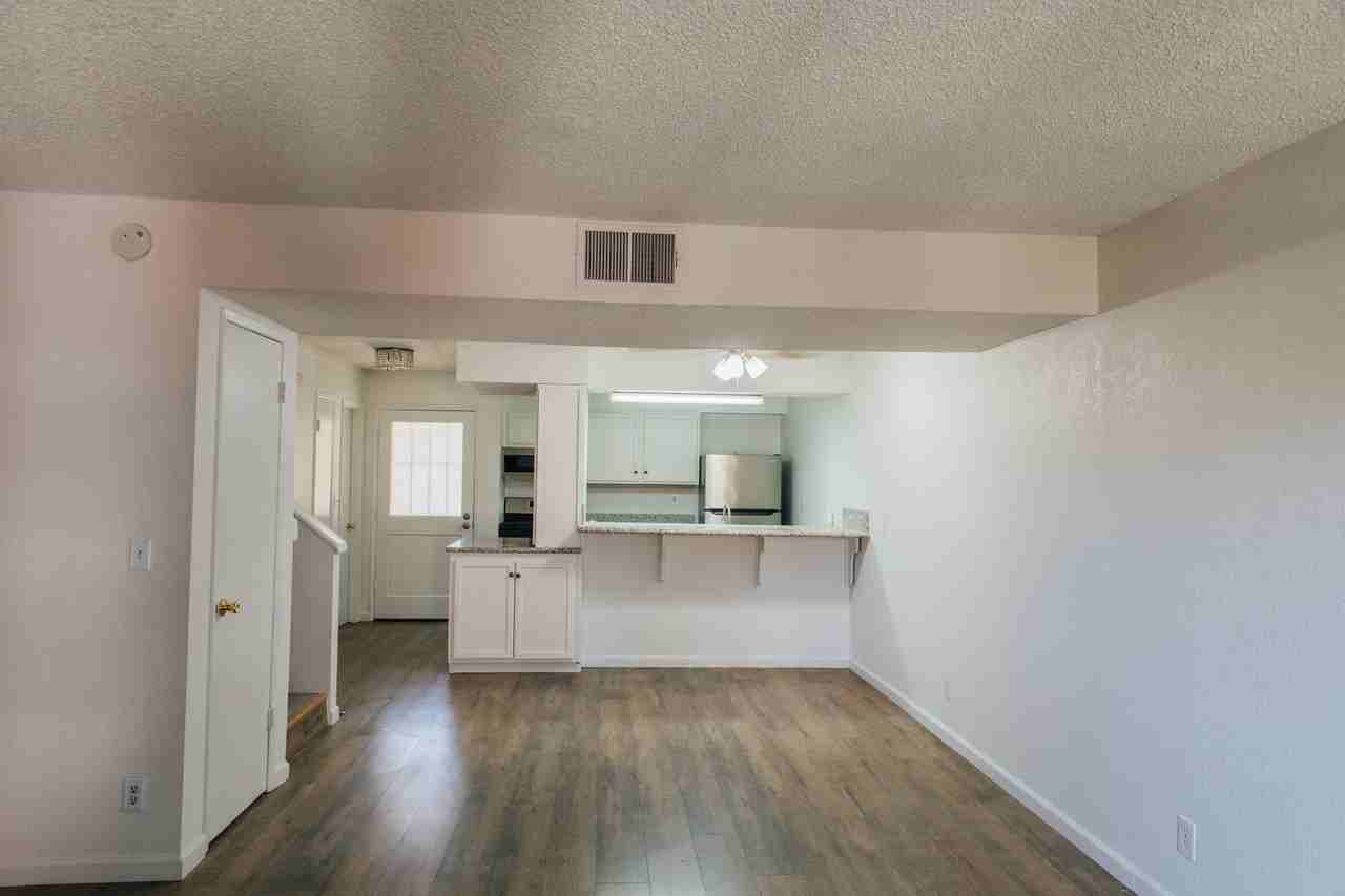 228 N Crenshaw St - Photo 6 of 14