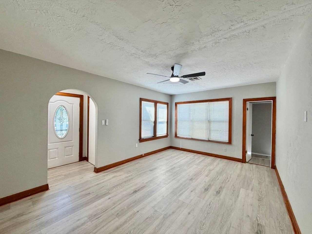 1203 Nw Parkview Blvd - Photo 6 of 24