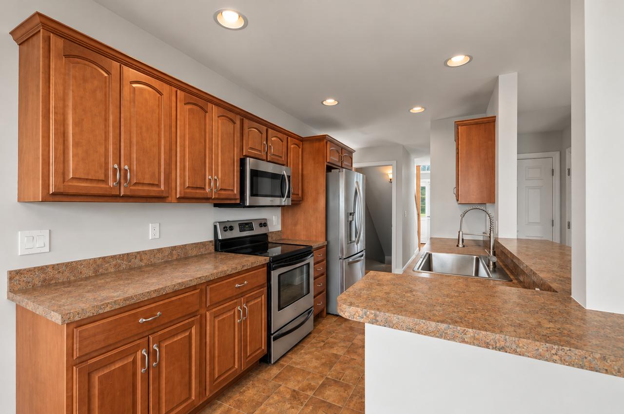 777 Oak Leaf Ln - Photo 2 of 24