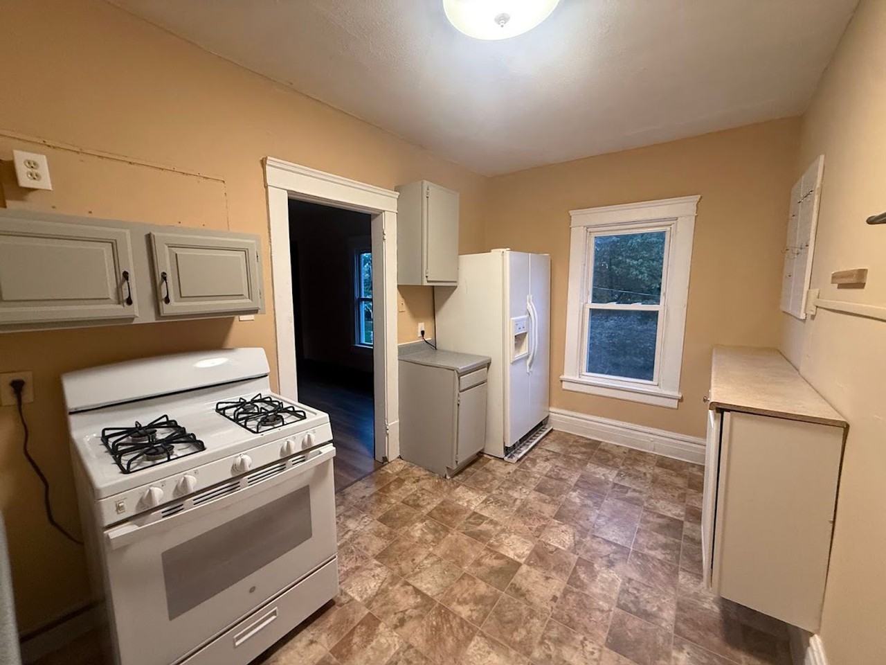 63 N Balch St - Photo 4 of 13