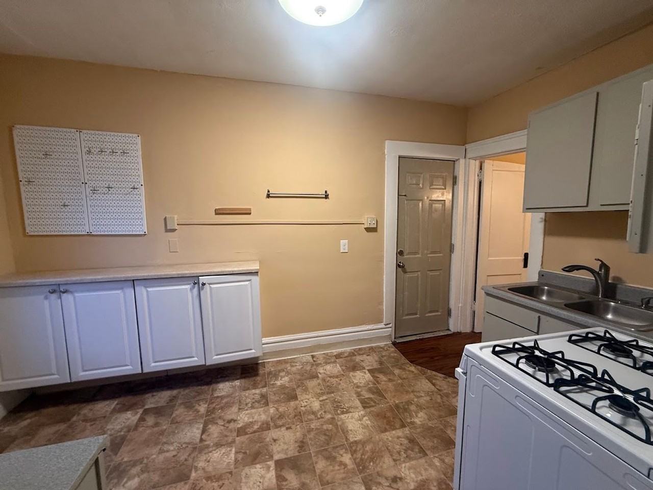 63 N Balch St - Photo 5 of 13