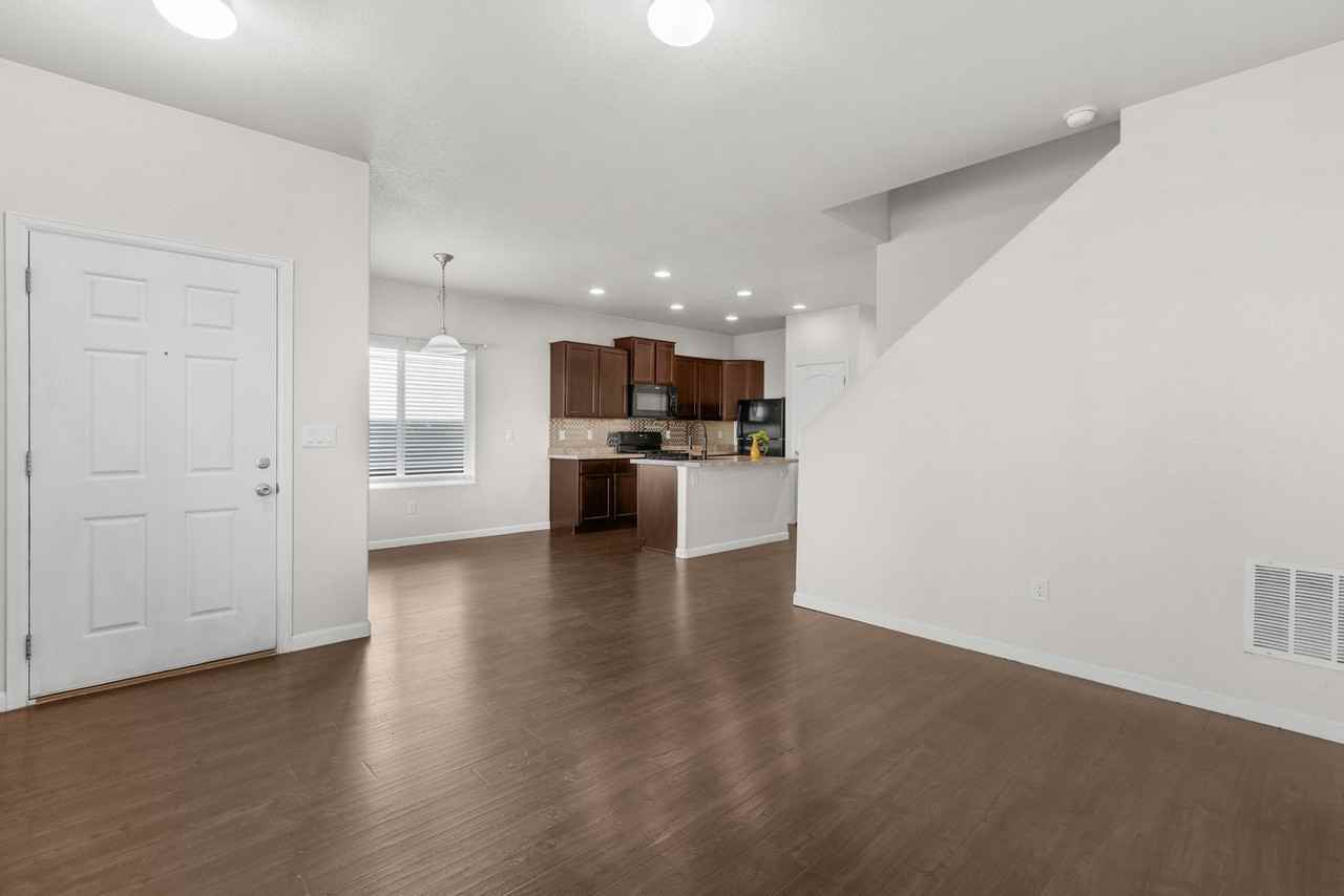 1220 Bistre St - Photo 3 of 17