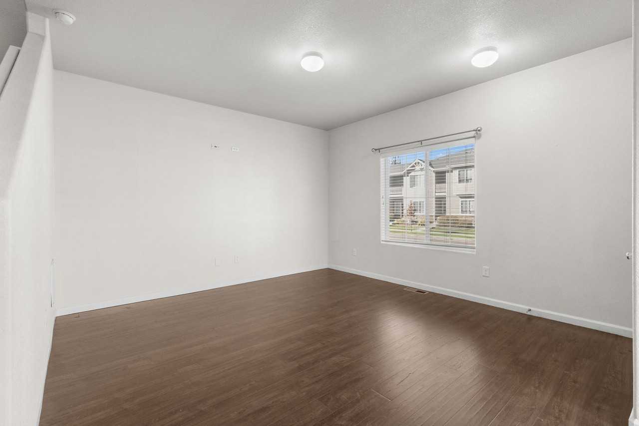 1220 Bistre St - Photo 4 of 17