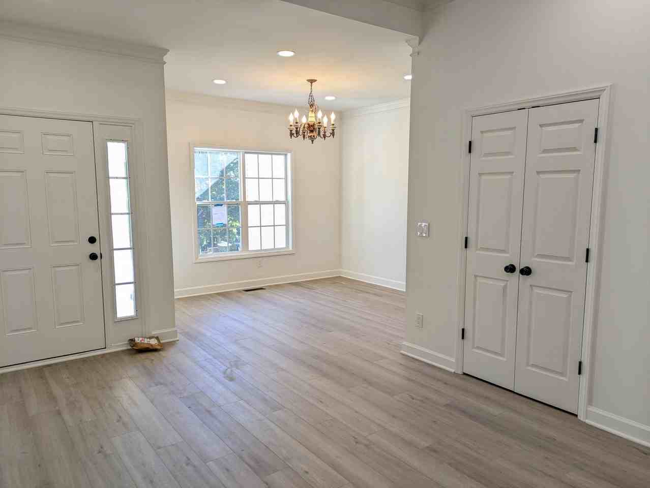 209 Harbor Landing Dr - Photo 5 of 29